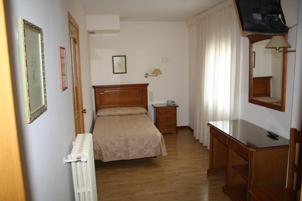 Hotel Mar de Aragón Caspe Habitación foto